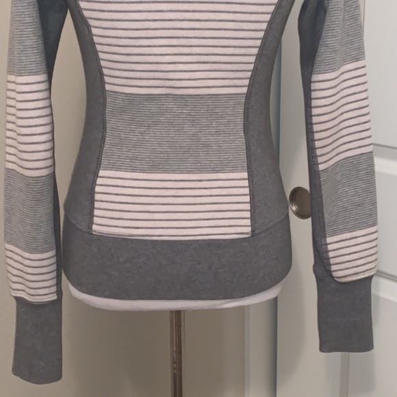 LULULEMON SIZE 4 GORGEOUS ZIPPERED HOODED THICK JACKET - Picture 8 of 13